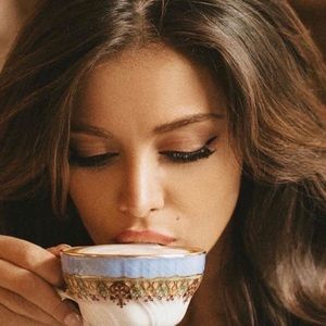 Meet your Posher, Afërdita